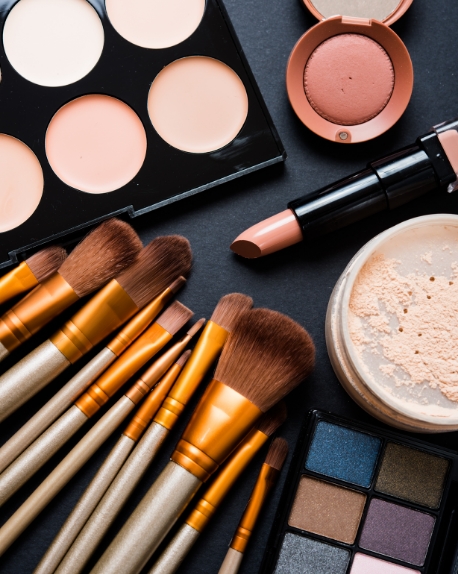 Trend Alert: '90s Makeup Is Back! - Article