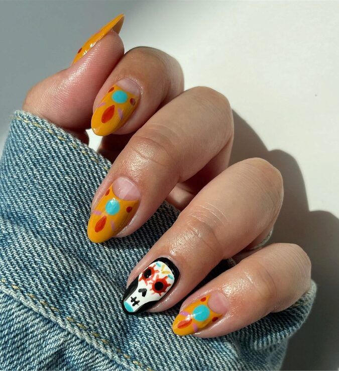 Spooky nails by Sigourney Nuñez @nailartbysig