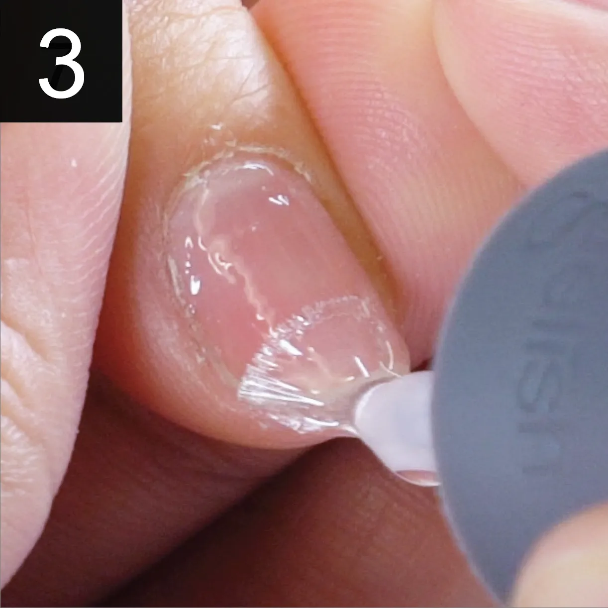 gelish_application_3@2x.webp