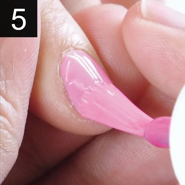 gelish_application_5.webp