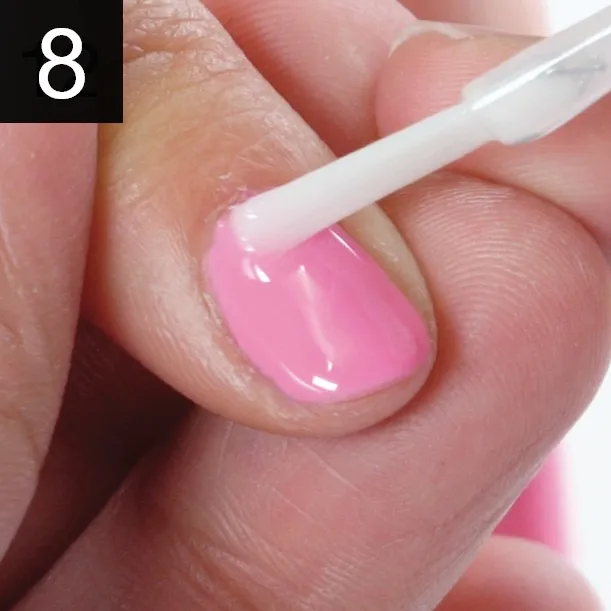 gelish_application_8.webp